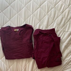 WonderWink Women's Scrub Set in maroon